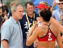 George Bush au Beach Volley à Pékin #4