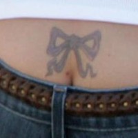 Jessica Alba et son tatouage sup-ré