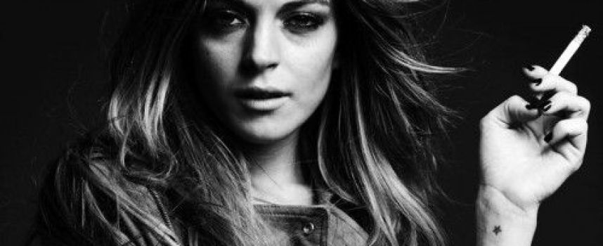 Lindsay Lohan topless pour Hedi Slimane