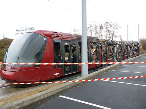 Tramway brulé à Clermont-Ferrand