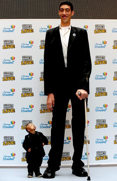 photo rencontre plus petit homme et plus grand homme du monde #02