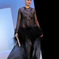 Laetitia Casta et sa robe transparente aux Césars 2010