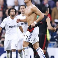 Cristiano Ronaldo torse nu pour vous mesdames