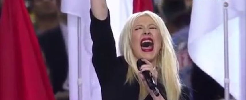 Vidéo Christina Aguilera Super Bowl 2011 (hymne Américain)
