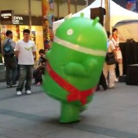 La danse de Bugdroid, la mascotte Android
