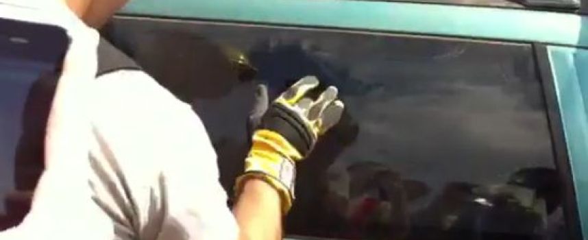 Comment casser une vitre de voiture avec un doigt ?