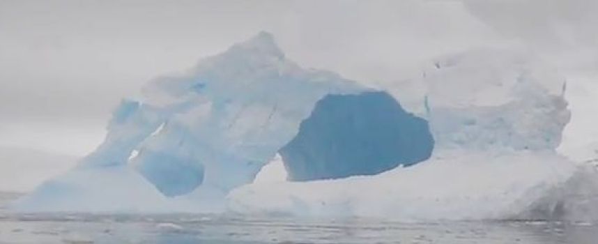 Effondrement d'un iceberg géant en Antarctique