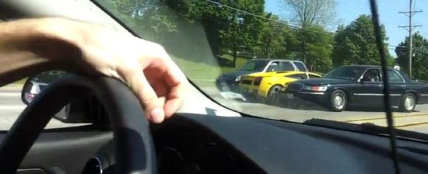 Accident d'une Lamborghini Gallardo jaune à Chicago