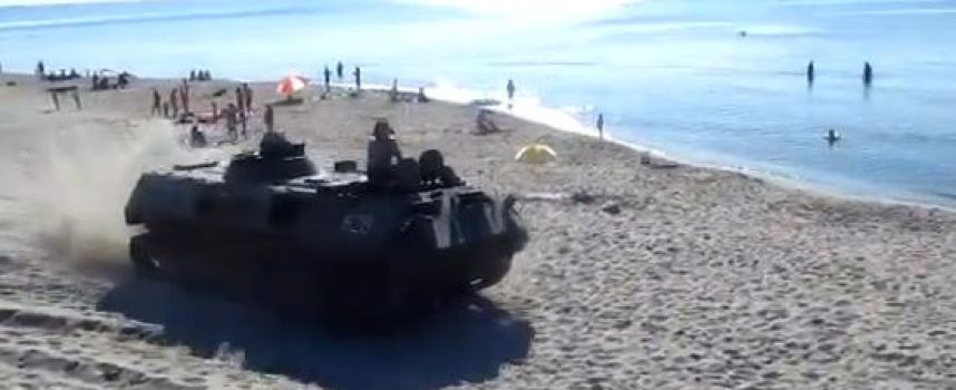 Des tanks sur les plages russes
