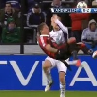 Vidéo du but de Mexès, retourné en dehors de la surface (Anderlecht 1 - 3 Milan AC)