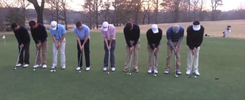 Neuf golfeurs font un putt dans le même trou en même temps