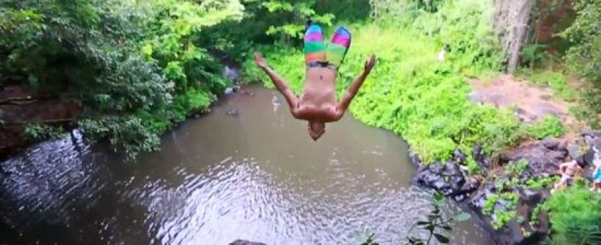Cliff Jumping à Hawaii