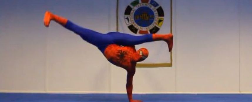 Entrainement de Spiderman au Taekwondo